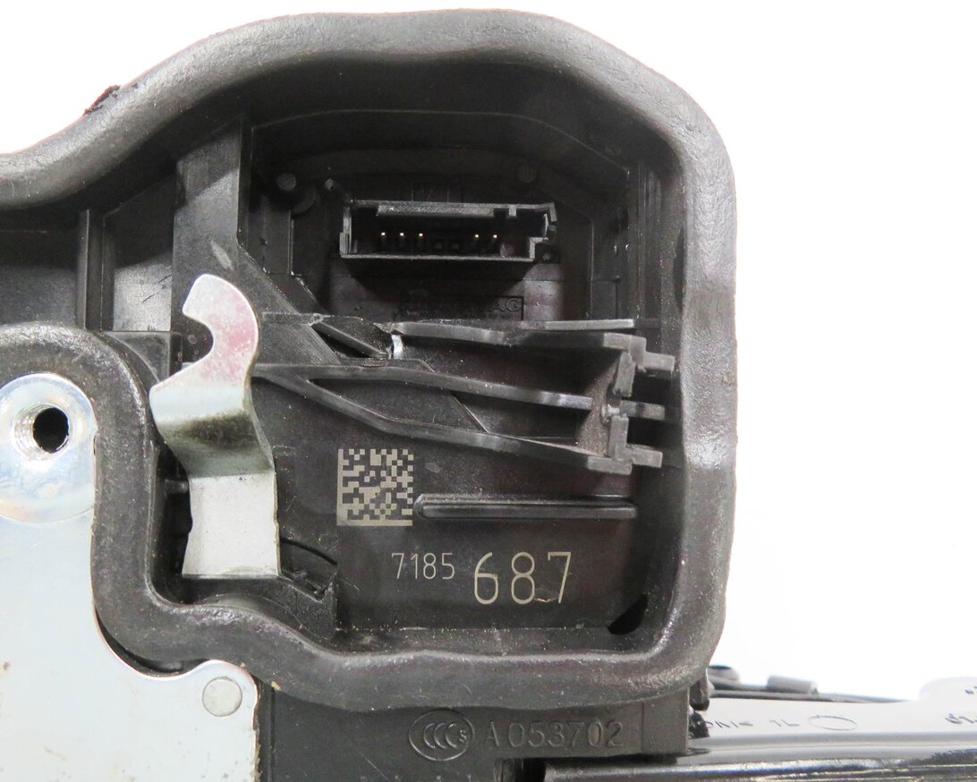 Thumbnail 6: 2011-2015 BMW 740i 750i 760i (F01) LEFT SIDE REAR DOOR LOCK LATCH (SOFT CLOSE)