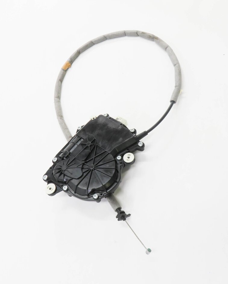 Thumbnail 3: 2012 BMW 750i (F01) REAR TRUNK SOFT CLOSE ACTUATOR MOTOR