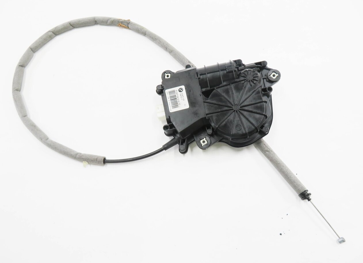 Thumbnail 4: 2012 BMW 750i (F01) REAR TRUNK SOFT CLOSE ACTUATOR MOTOR