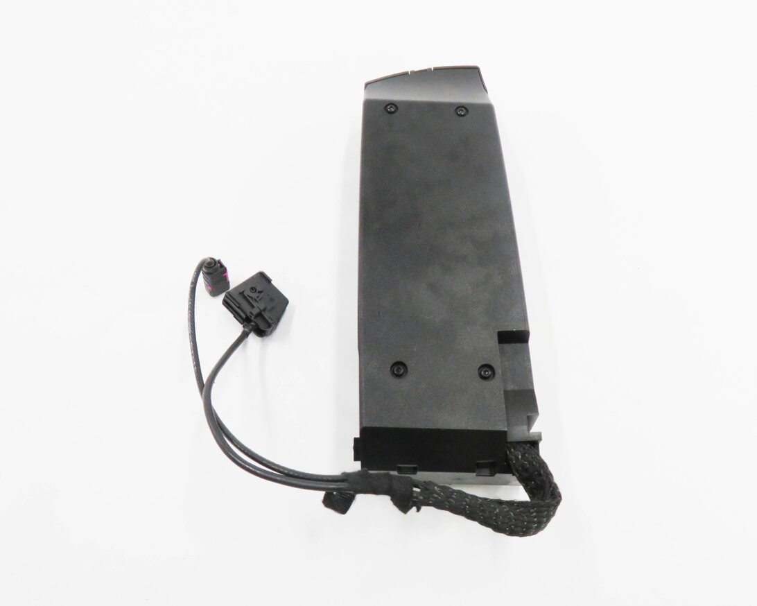 Thumbnail 4: 2012 BMW 750i (F01) CENTER CONSOLE CELL PHONE CRADLE