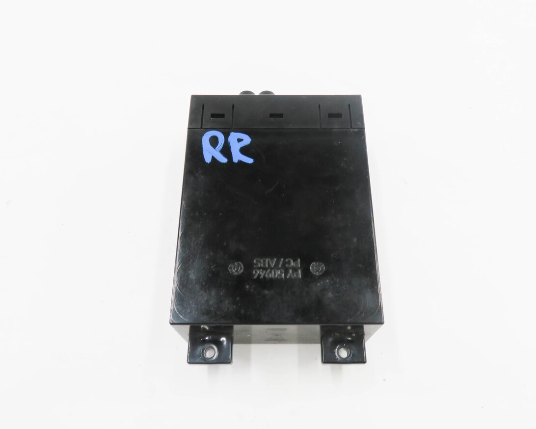 Thumbnail 5: 2012 BMW 750i (F01) RIGHT REAR SEAT MASSAGE PUMP MOTOR