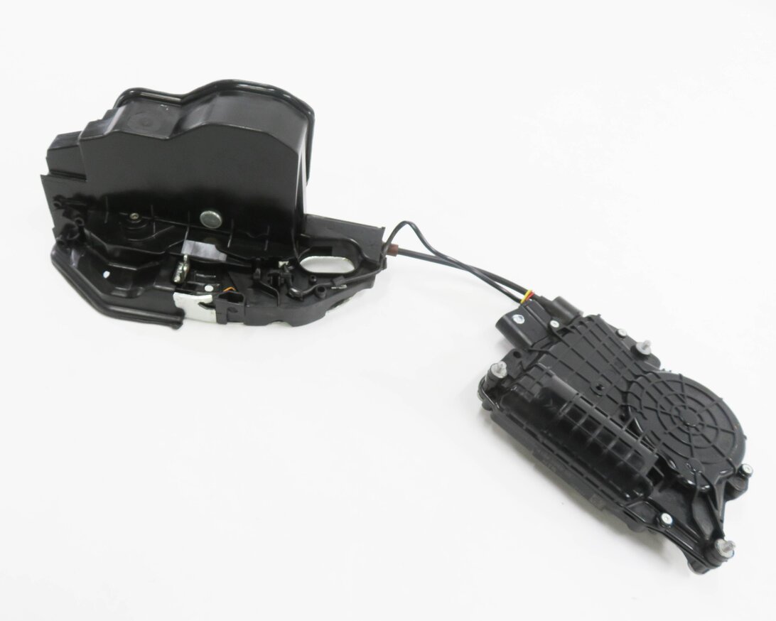 2011-2015 BMW 740i 750i 760i (F01) RIGHT SIDE REAR DOOR LOCK LATCH (SOFT CLOSE)