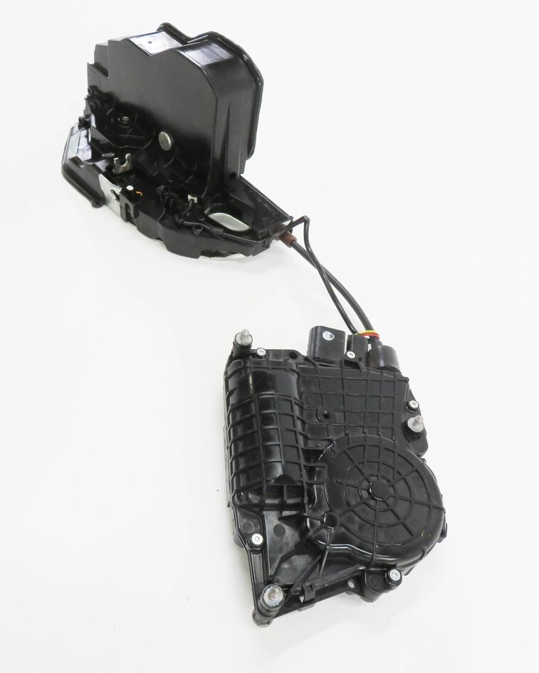 Thumbnail 3: 2011-2015 BMW 740i 750i 760i (F01) RIGHT SIDE REAR DOOR LOCK LATCH (SOFT CLOSE)