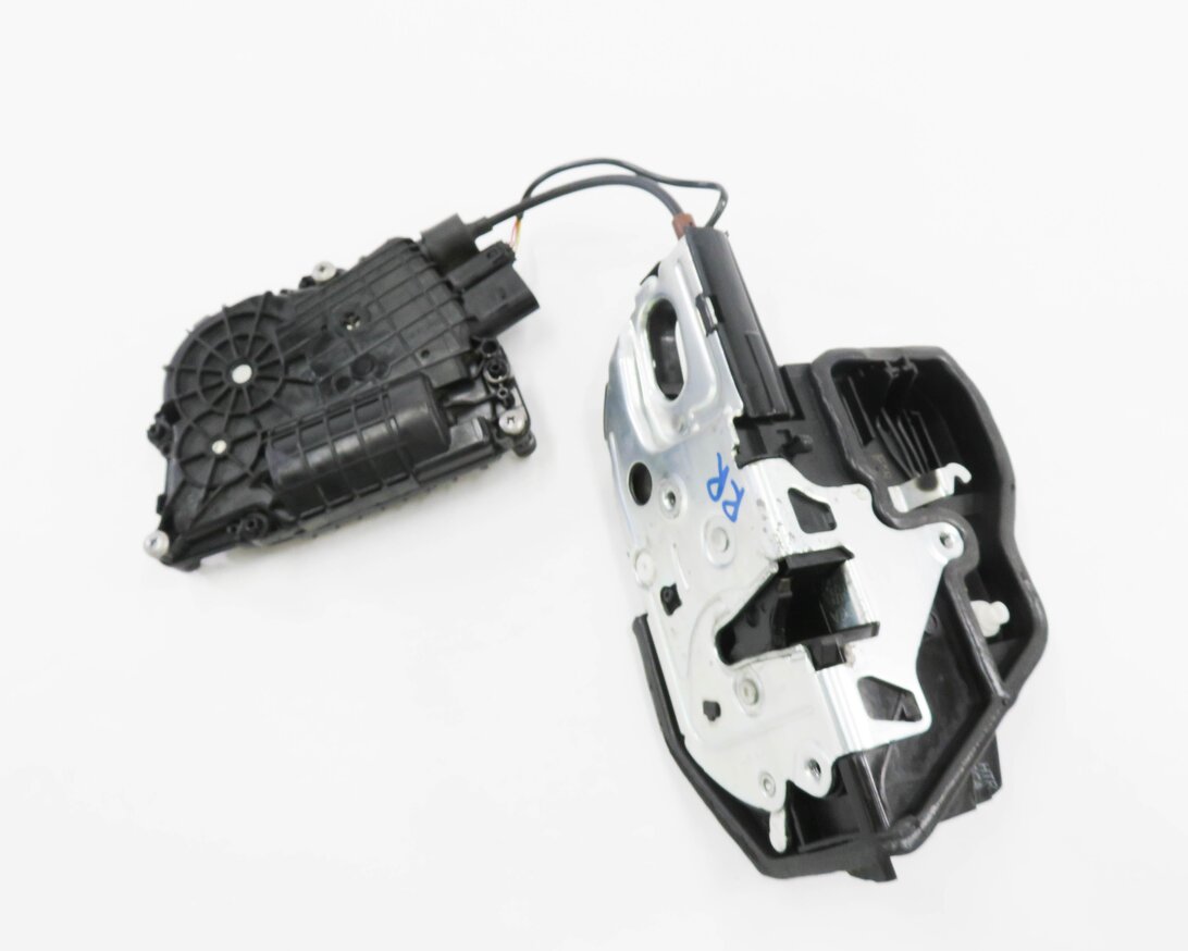 Thumbnail 5: 2011-2015 BMW 740i 750i 760i (F01) RIGHT SIDE REAR DOOR LOCK LATCH (SOFT CLOSE)