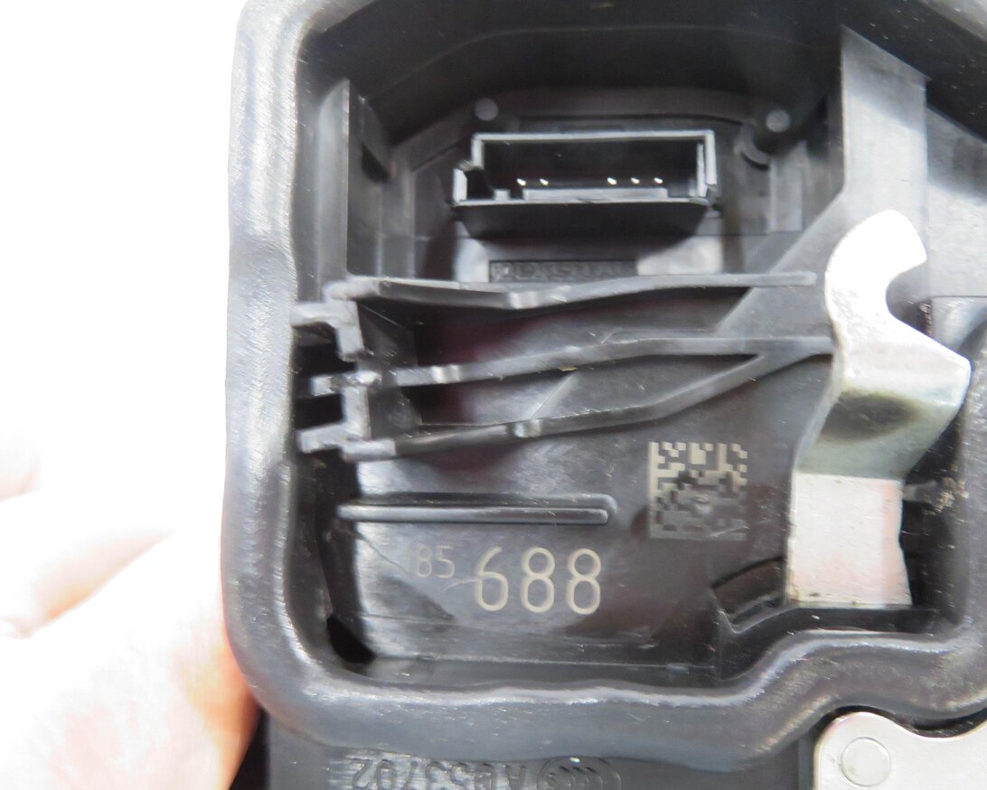 Thumbnail 6: 2011-2015 BMW 740i 750i 760i (F01) RIGHT SIDE REAR DOOR LOCK LATCH (SOFT CLOSE)