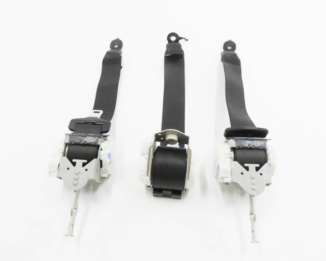 Thumbnail 5: 2012 BMW 750i (F01) REAR SEAT SEATBELT RETRACTOR SET-3 (BLACK)