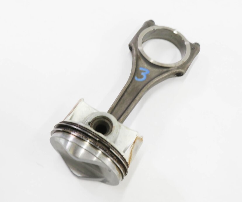 2011-2018 PORSCHE CAYENNE PANAMERA (958 970 G1) 3.0L - LEFT ENGINE PISTON w/ ROD