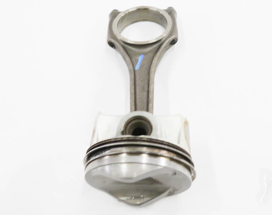 Thumbnail 2: 2011-2018 PORSCHE CAYENNE PANAMERA (958 970 G1) 3.0L - LEFT ENGINE PISTON w/ ROD