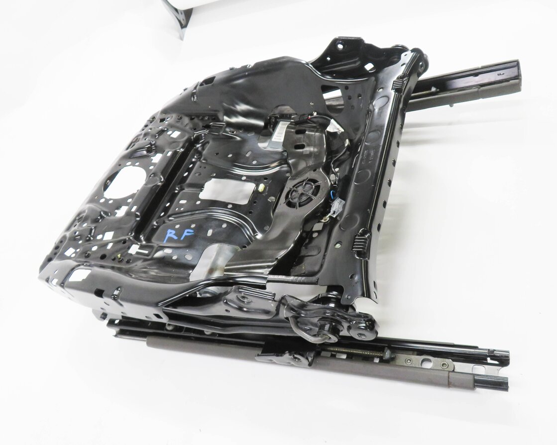 Thumbnail 4: 2016 PORSCHE CAYENNE (958) RIGHT FRONT PASSENGER SEAT TRACK w/ MOTORS