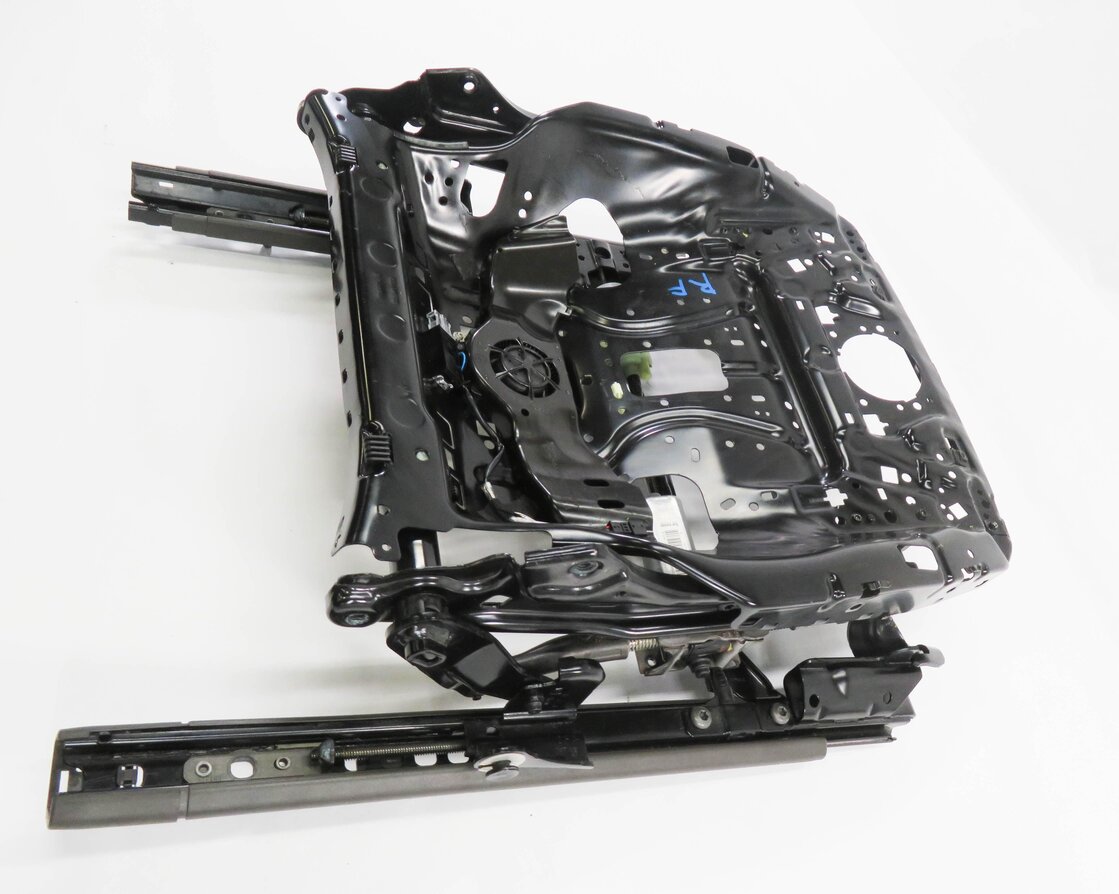 Thumbnail 5: 2016 PORSCHE CAYENNE (958) RIGHT FRONT PASSENGER SEAT TRACK w/ MOTORS