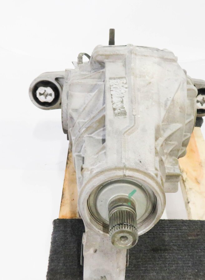 Thumbnail 3: 2015-2018 PORSCHE CAYENNE (958) 3.0L - REAR DIFFERENTIAL GEAR CARRIER ASSEMBLY