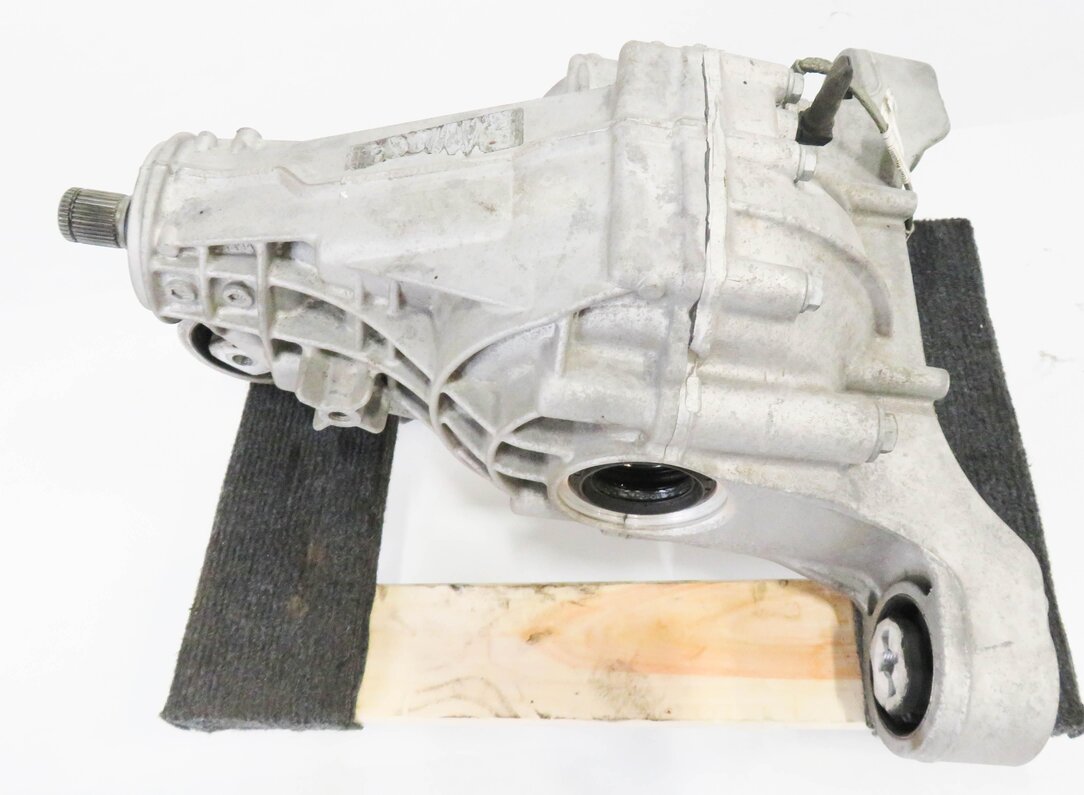 Thumbnail 5: 2015-2018 PORSCHE CAYENNE (958) 3.0L - REAR DIFFERENTIAL GEAR CARRIER ASSEMBLY