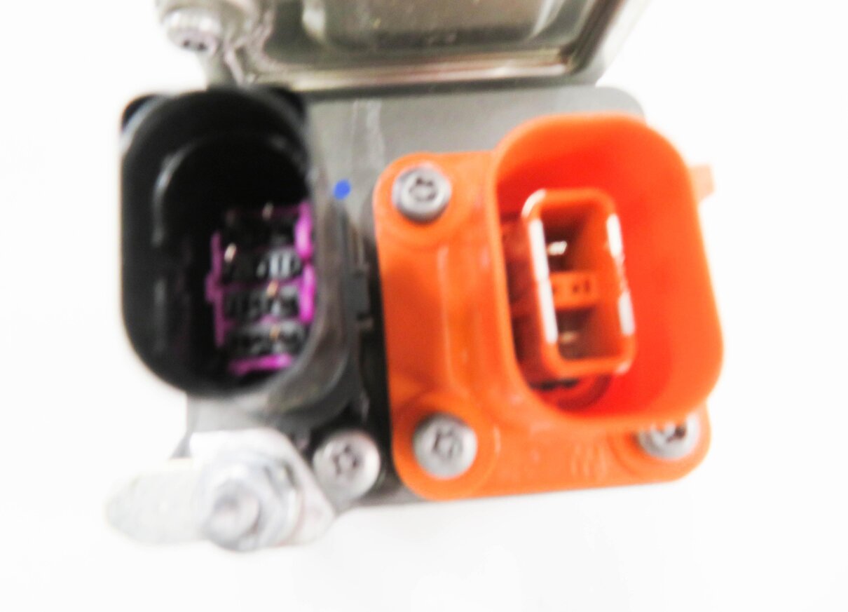 Thumbnail 7: 2016 PORSCHE CAYENNE E-HYBRID (958) 3.0L M06.EC - DRIVE MOTOR INVERTER COOLER