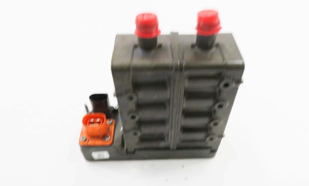 Thumbnail 5: 2016 PORSCHE CAYENNE E-HYBRID (958) 3.0L M06.EC - DRIVE MOTOR INVERTER COOLER