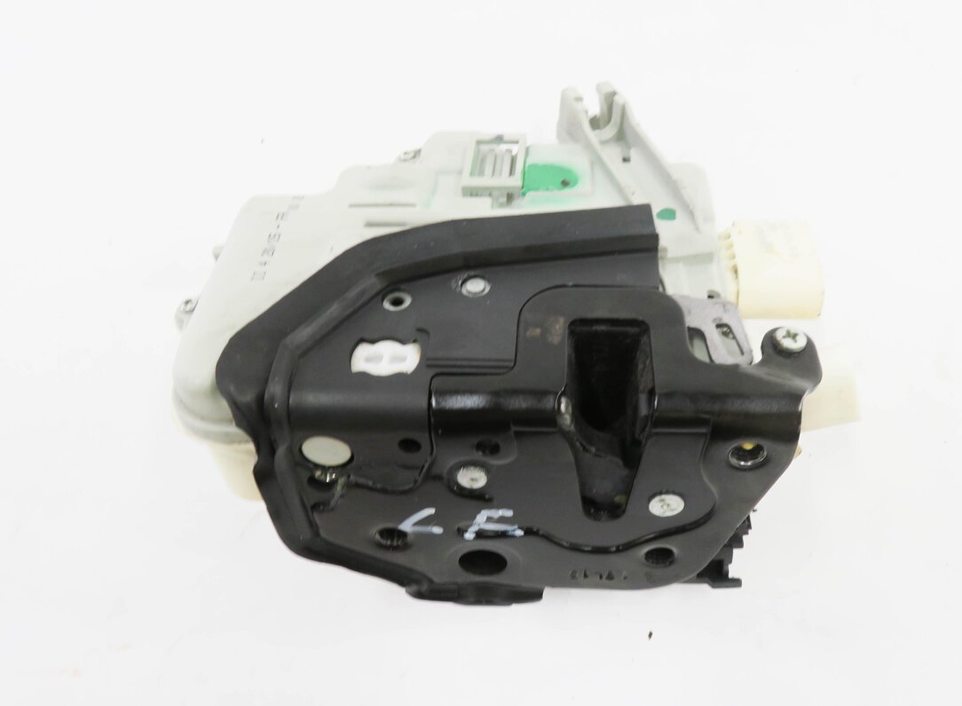 Thumbnail 6: 09-18 AUDI / PORSCHE - A4 A5 Q5 S4 TT CAYENNE PANAMERA TOURAEG DRIVER DOOR LATCH