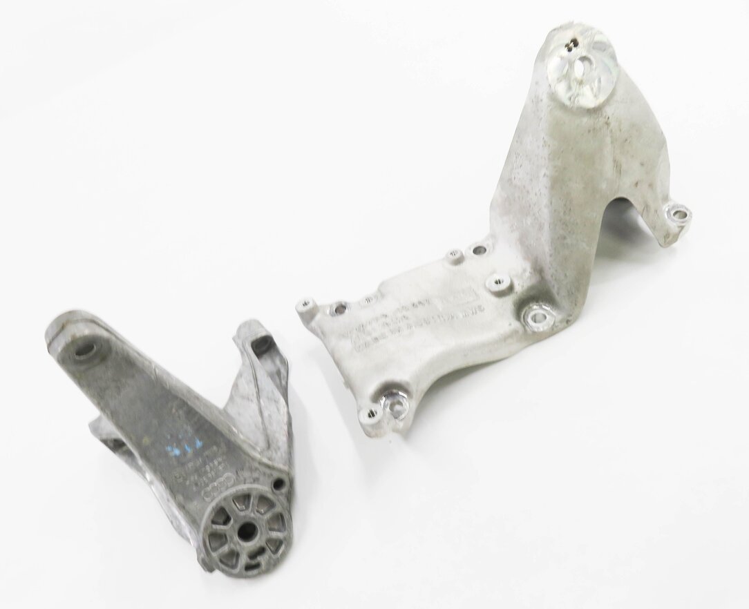 2016 PORSCHE CAYENNE E-HYBRID (958) 3.0L CGFA M06.EC ENGINE MOUNT BRACKET SET