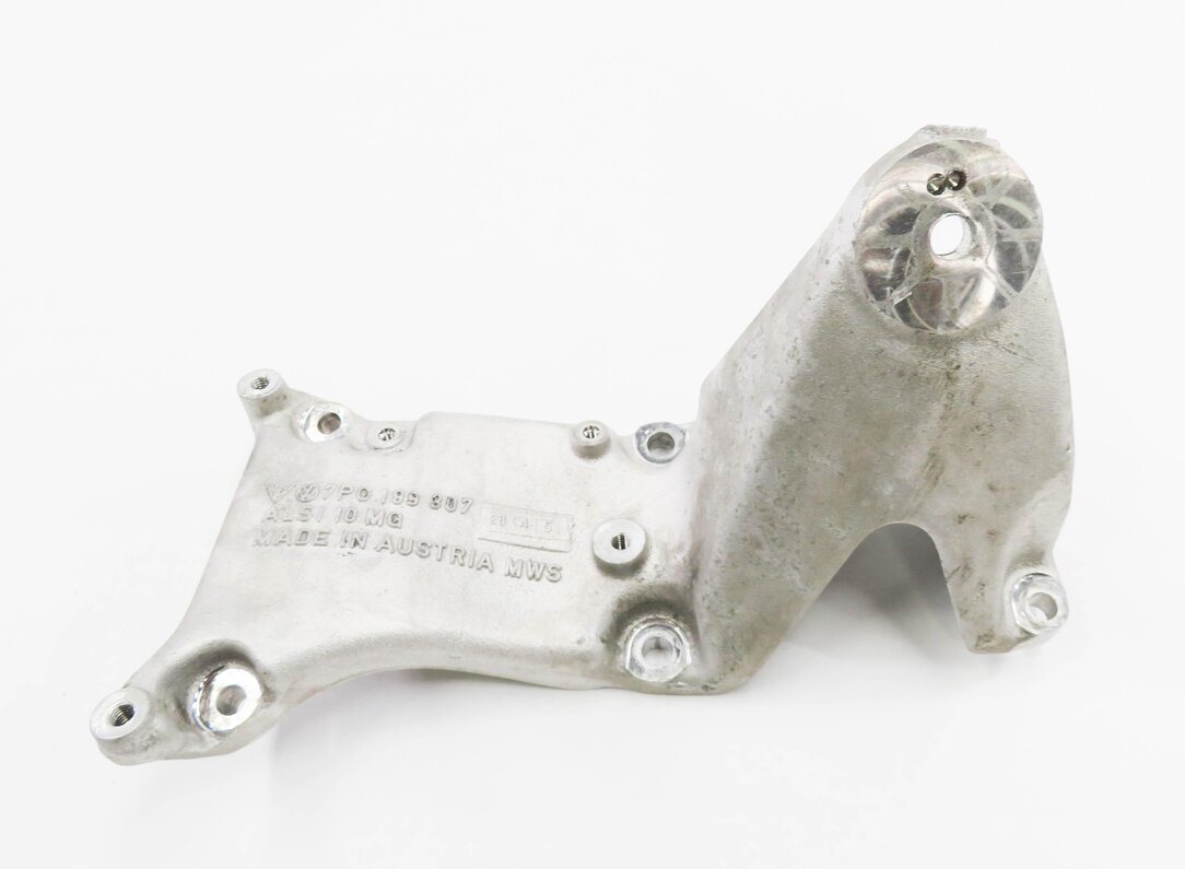 Thumbnail 3: 2016 PORSCHE CAYENNE E-HYBRID (958) 3.0L CGFA M06.EC ENGINE MOUNT BRACKET SET