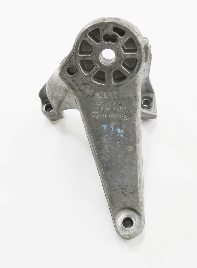 Thumbnail 4: 2016 PORSCHE CAYENNE E-HYBRID (958) 3.0L CGFA M06.EC ENGINE MOUNT BRACKET SET