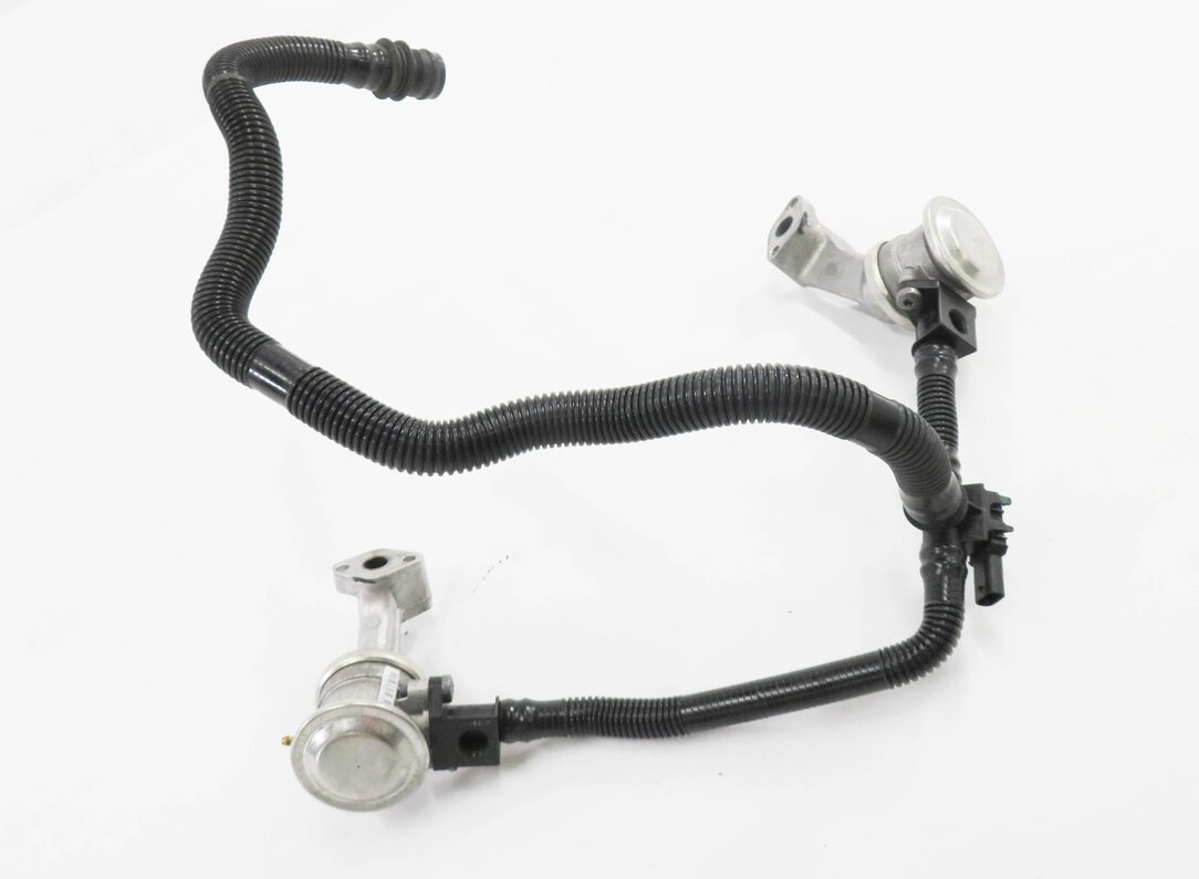 Thumbnail 2: 2016 PORSCHE CAYENNE E-HYBRID (958) 3.0L ENGINE AIR INJECTION CHECK VALVE SET-2