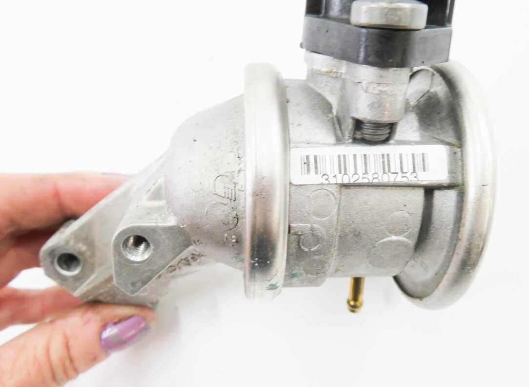 Thumbnail 7: 2016 PORSCHE CAYENNE E-HYBRID (958) 3.0L ENGINE AIR INJECTION CHECK VALVE SET-2