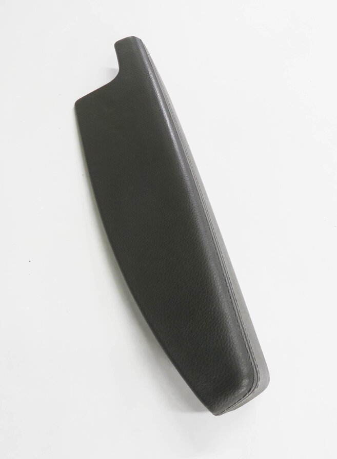 Thumbnail 4: 2016 PORSCHE CAYENNE (958) LEFT FRONT DRIVER DOOR ARM REST (AGATE GRAY MB)