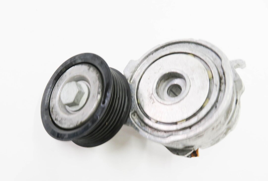 Thumbnail 10: 2016 PORSCHE CAYENNE E-HYBRID (958) 3.0L CGFA M06.EC - TENSIONER BELT PULLEY SET