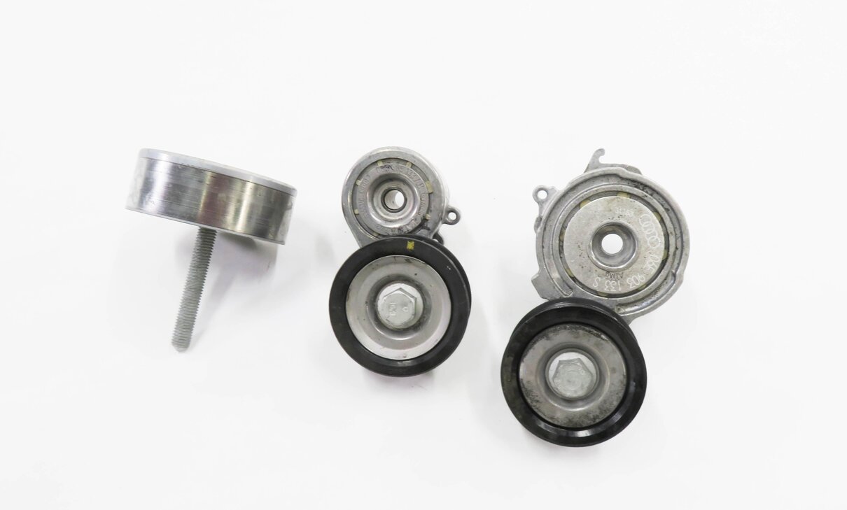 Thumbnail 2: 2016 PORSCHE CAYENNE E-HYBRID (958) 3.0L CGFA M06.EC - TENSIONER BELT PULLEY SET