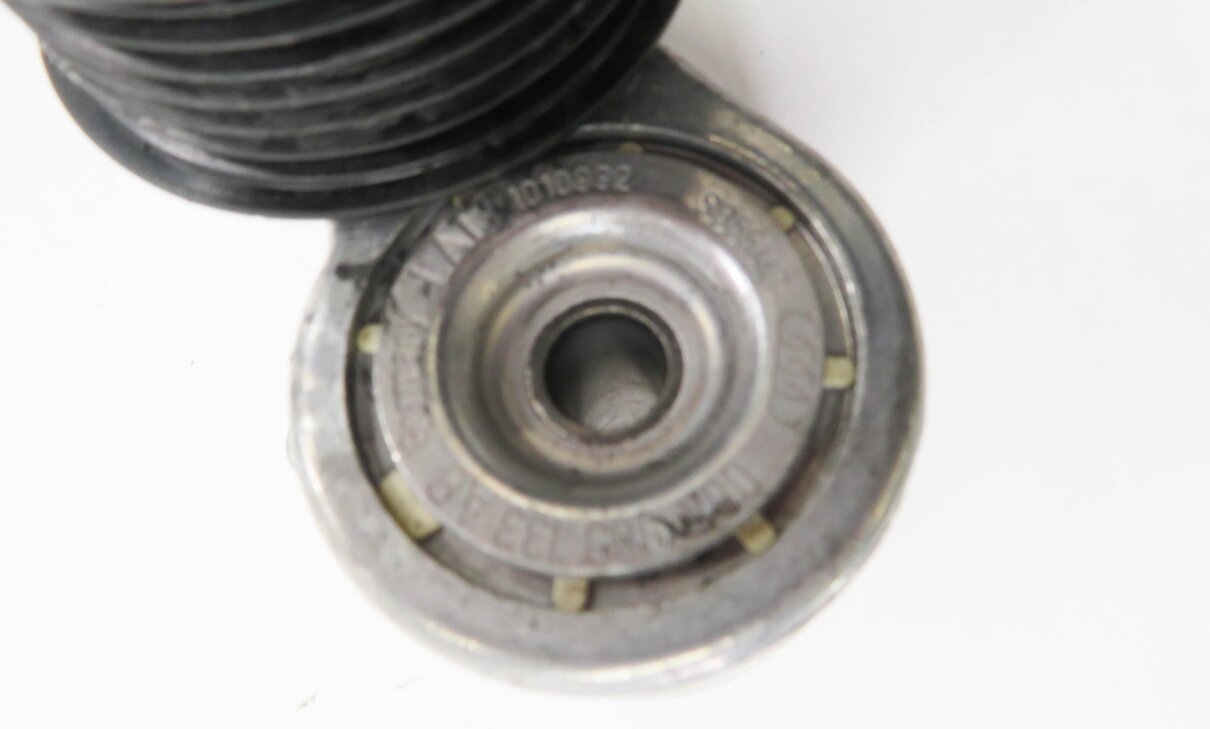 Thumbnail 9: 2016 PORSCHE CAYENNE E-HYBRID (958) 3.0L CGFA M06.EC - TENSIONER BELT PULLEY SET