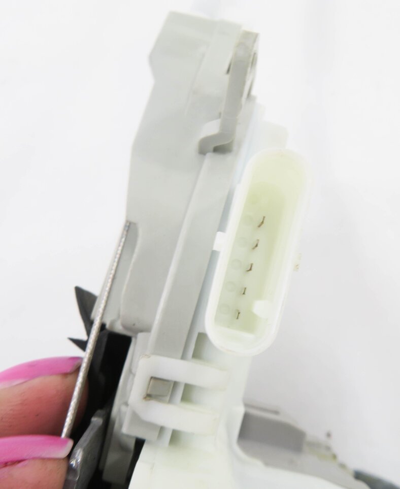 Thumbnail 6: 2010-2020 VW / PORSCHE - A3 A4 A8 S3 S4 Q5 MACAN PANAMERA - LEFT REAR DOOR LATCH