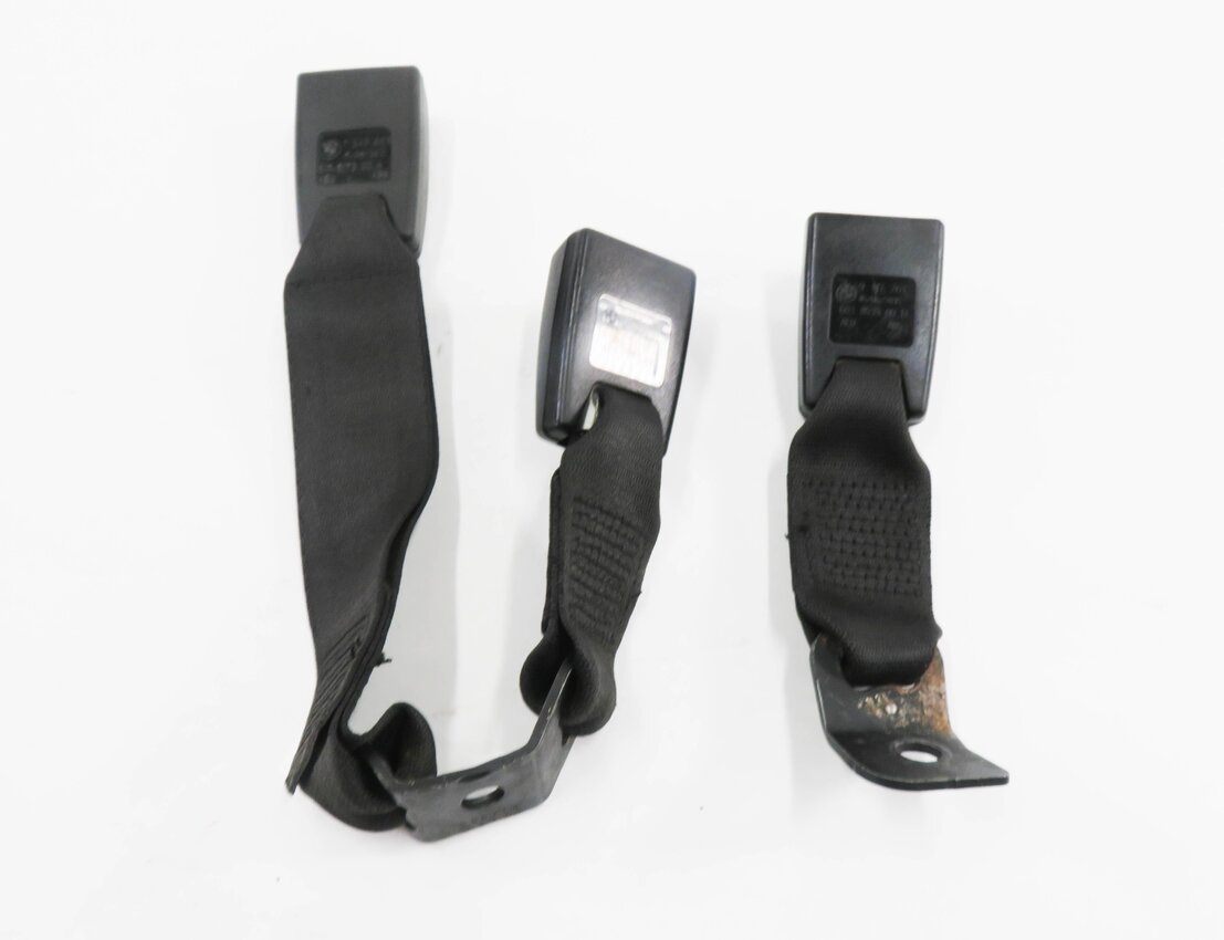 Thumbnail 5: 2011 BMW 335D (E90) REAR SEAT SEATBELT BUCKLE RECEIVER SET-3 (BLACK)