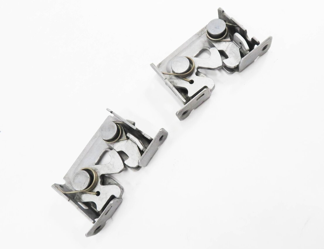 2011 BMW 335D (E90) FRONT LEFT & RIGHT LOWER HOOD LOCK LATCH SET-2