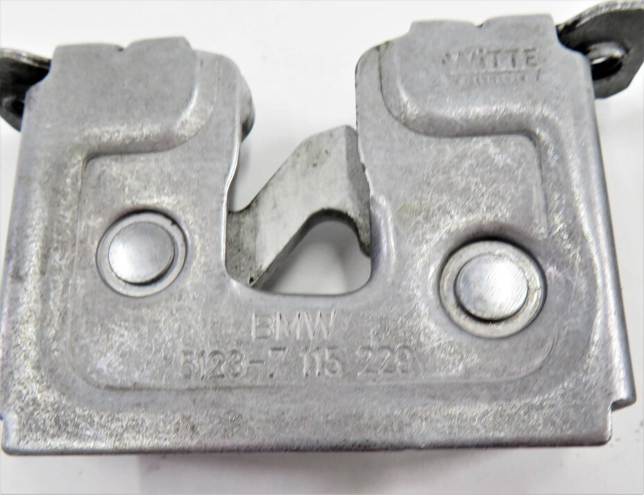 Thumbnail 6: 2011 BMW 335D (E90) FRONT LEFT & RIGHT LOWER HOOD LOCK LATCH SET-2