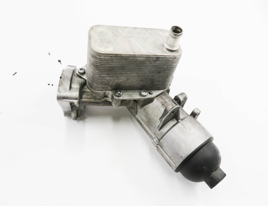 Thumbnail 5: 2011 BMW 335D (E90) 3.0L M57Y DIESEL ENGINE - OIL FILTER HOUSING w/ COOLER