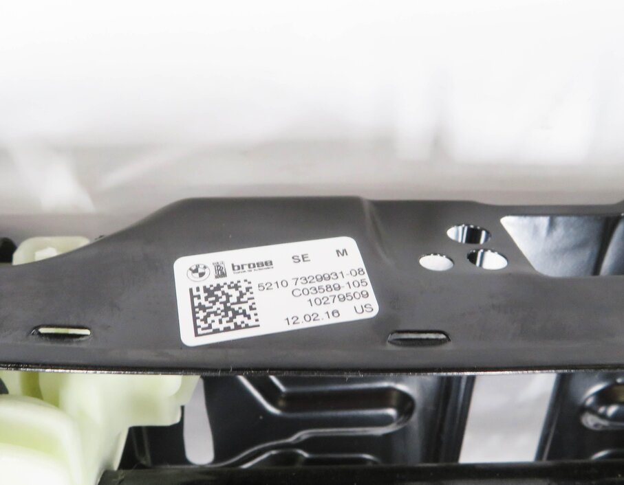 Thumbnail 9: 2016 BMW X5 (F15) LEFT FRONT DRIVER SEAT TRACK w/ MOTORS