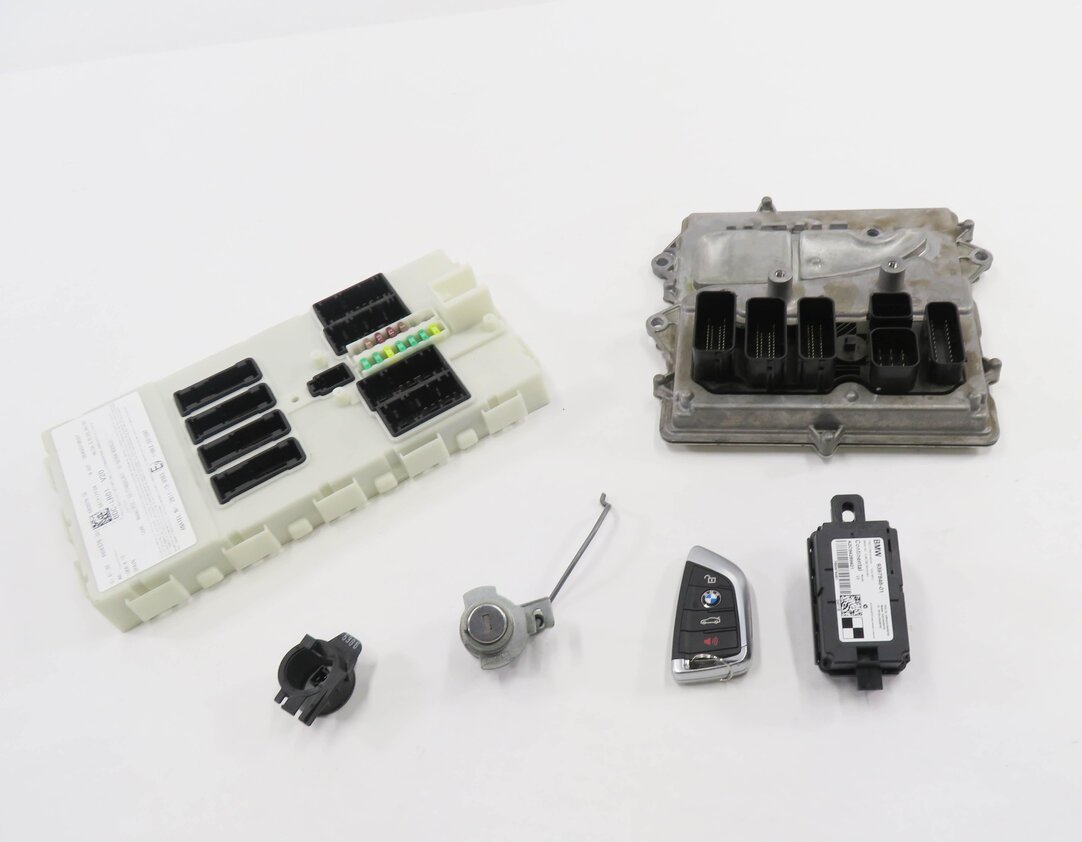 Thumbnail 2: 2016 BMW X5 (F15) 3.0L N55 ENGINE ECM BCM DME IMMOBILIZER MODULE KEY SET