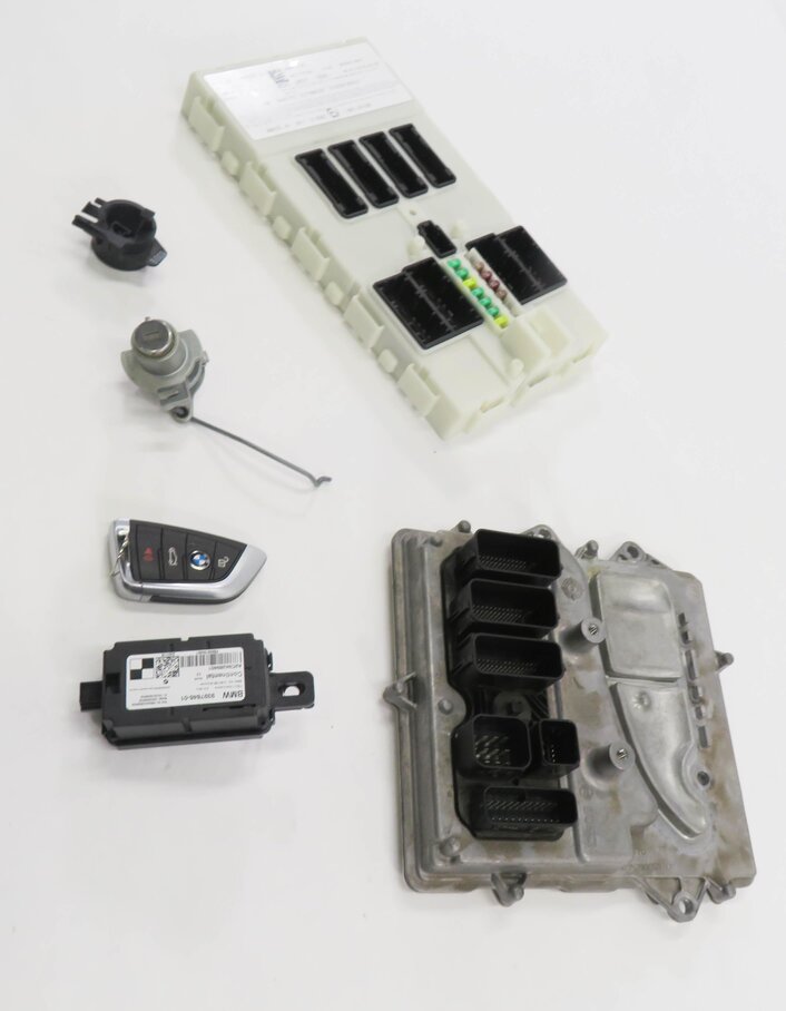 Thumbnail 4: 2016 BMW X5 (F15) 3.0L N55 ENGINE ECM BCM DME IMMOBILIZER MODULE KEY SET