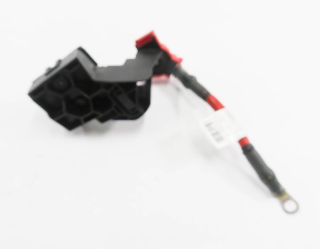 Thumbnail 5: 2016 BMW X5 (F15) POSITIVE BATTERY JUMP POST TERMINAL