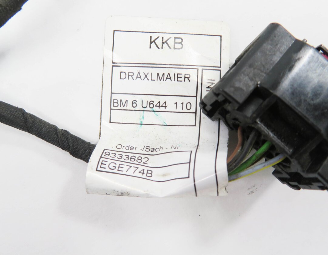 Thumbnail 5: 2016 BMW X5 (F15) REAR PDC PARK DISTANCE SENSOR SET-4 w/ HARNESS (WHITE)
