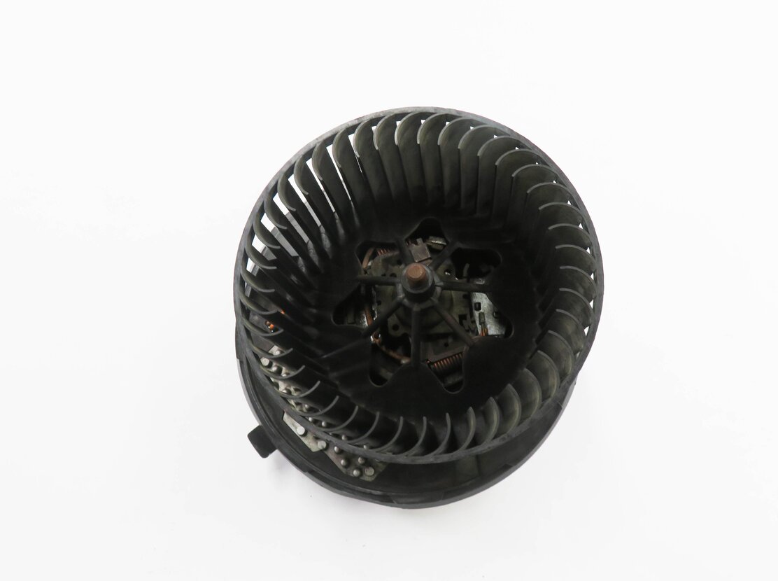 Thumbnail 2: 2015-2018 VW CC EOS TIGUAN / AUDI Q3 (8U) FRONT HEATER A/C BLOWER FAN MOTOR