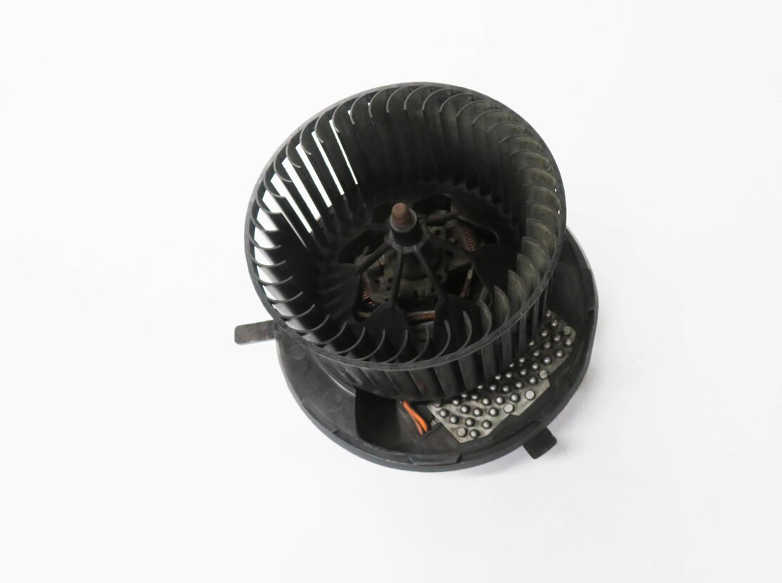 Thumbnail 3: 2015-2018 VW CC EOS TIGUAN / AUDI Q3 (8U) FRONT HEATER A/C BLOWER FAN MOTOR