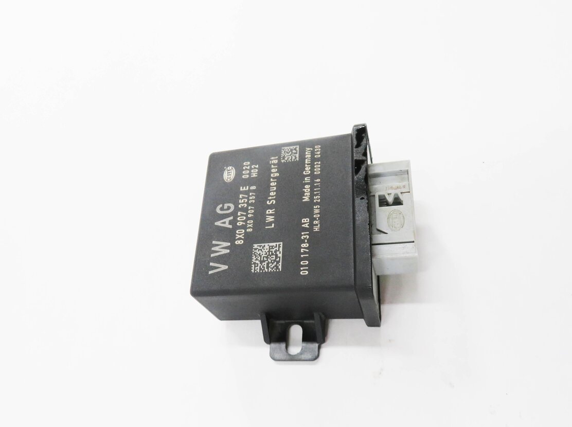 Thumbnail 3: 2017 AUDI Q3 (8U) HEADLIGHT RANGE CONTROL MODULE