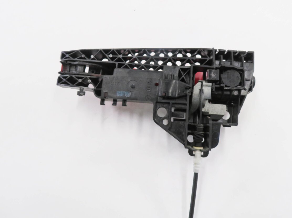 Thumbnail 6: 2015-2018 AUDI Q3 (8U) RIGHT FRONT PASSENGER DOOR HANDLE (MISANO RED METALLIC)