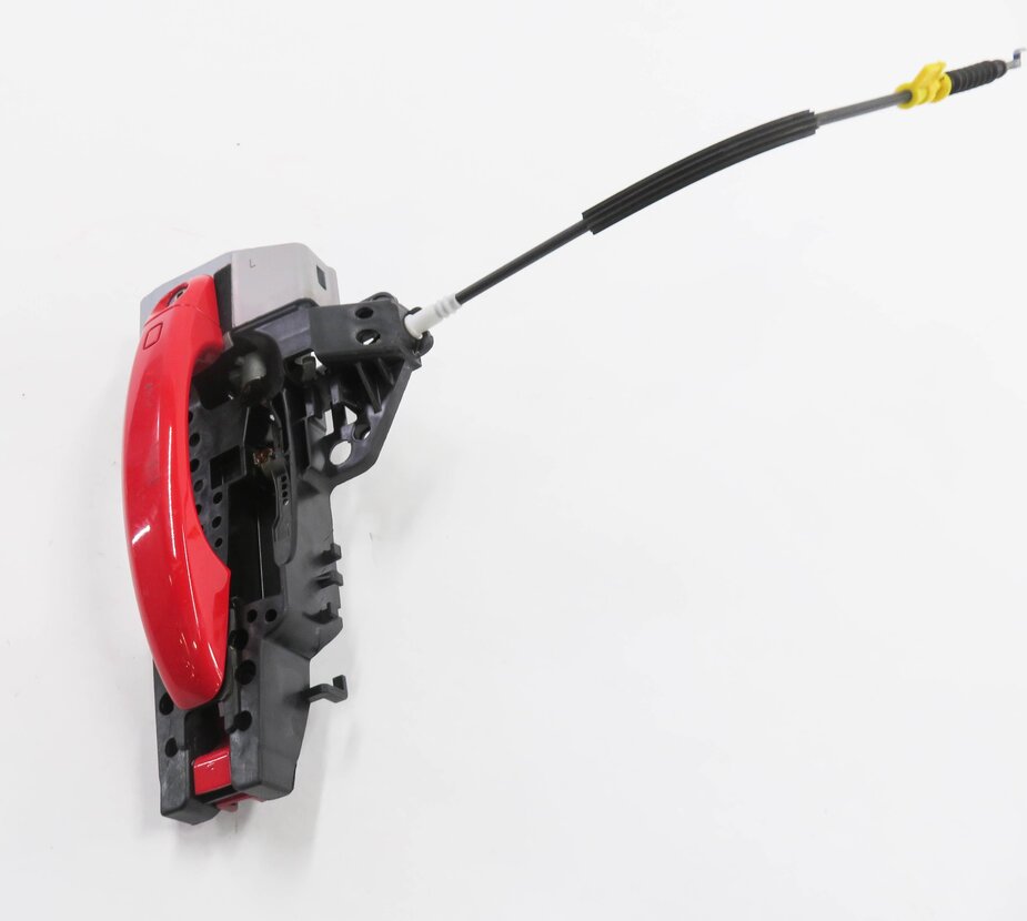 Thumbnail 3: 2015-2018 AUDI Q3 (8U) LEFT FRONT DRIVER DOOR HANDLE (MISANO RED METALLIC N9)