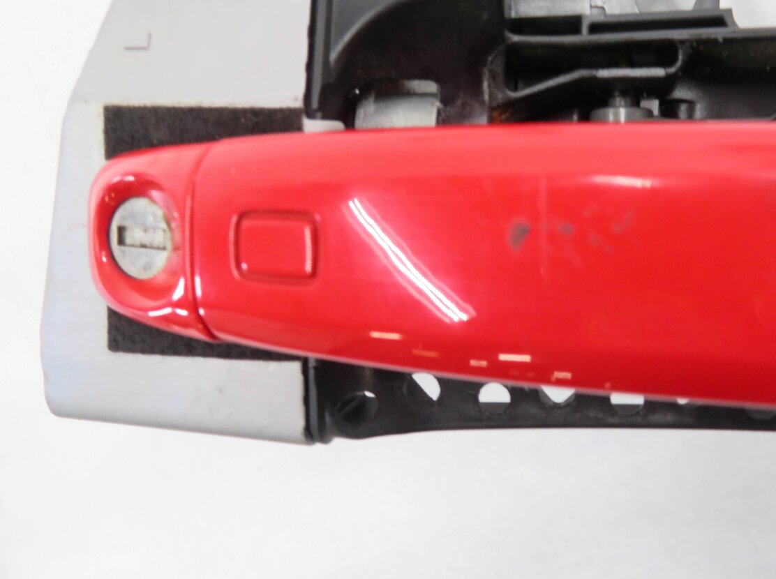 Thumbnail 7: 2015-2018 AUDI Q3 (8U) LEFT FRONT DRIVER DOOR HANDLE (MISANO RED METALLIC N9)