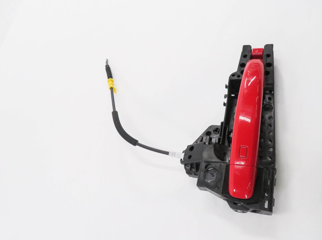 Thumbnail 4: 2015-2018 AUDI Q3 (8U) LEFT REAR EXTERIOR DOOR HANDLE (MISANO RED METALLIC N9)
