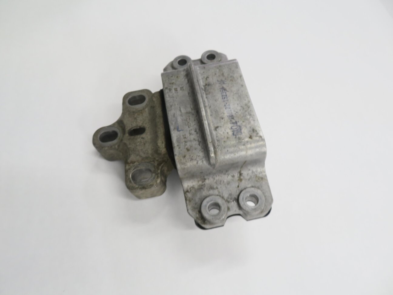 Thumbnail 3: 2017 AUDI Q3 (8U) 2.0L CCTA TURBO ENGINE - TRANSMISSION MOUNT BRACKET