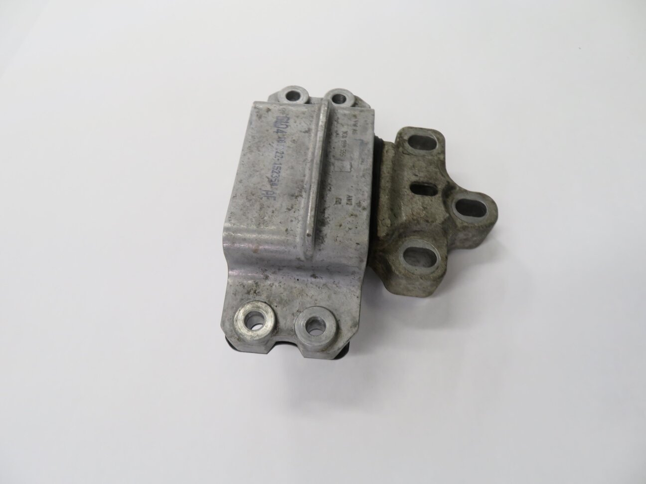 Thumbnail 4: 2017 AUDI Q3 (8U) 2.0L CCTA TURBO ENGINE - TRANSMISSION MOUNT BRACKET