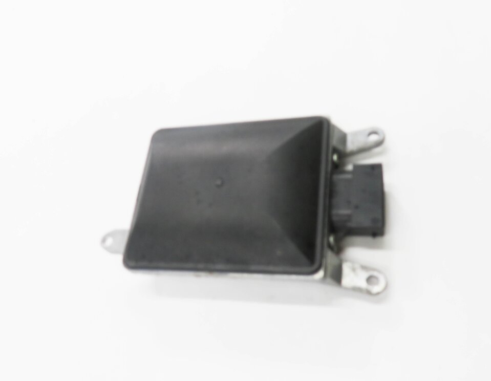 Thumbnail 3: 2015 PORSCHE PANAMERA (970 G1) RIGHT FRONT PASSENGER BLIND SPOT CONTROL MODULE