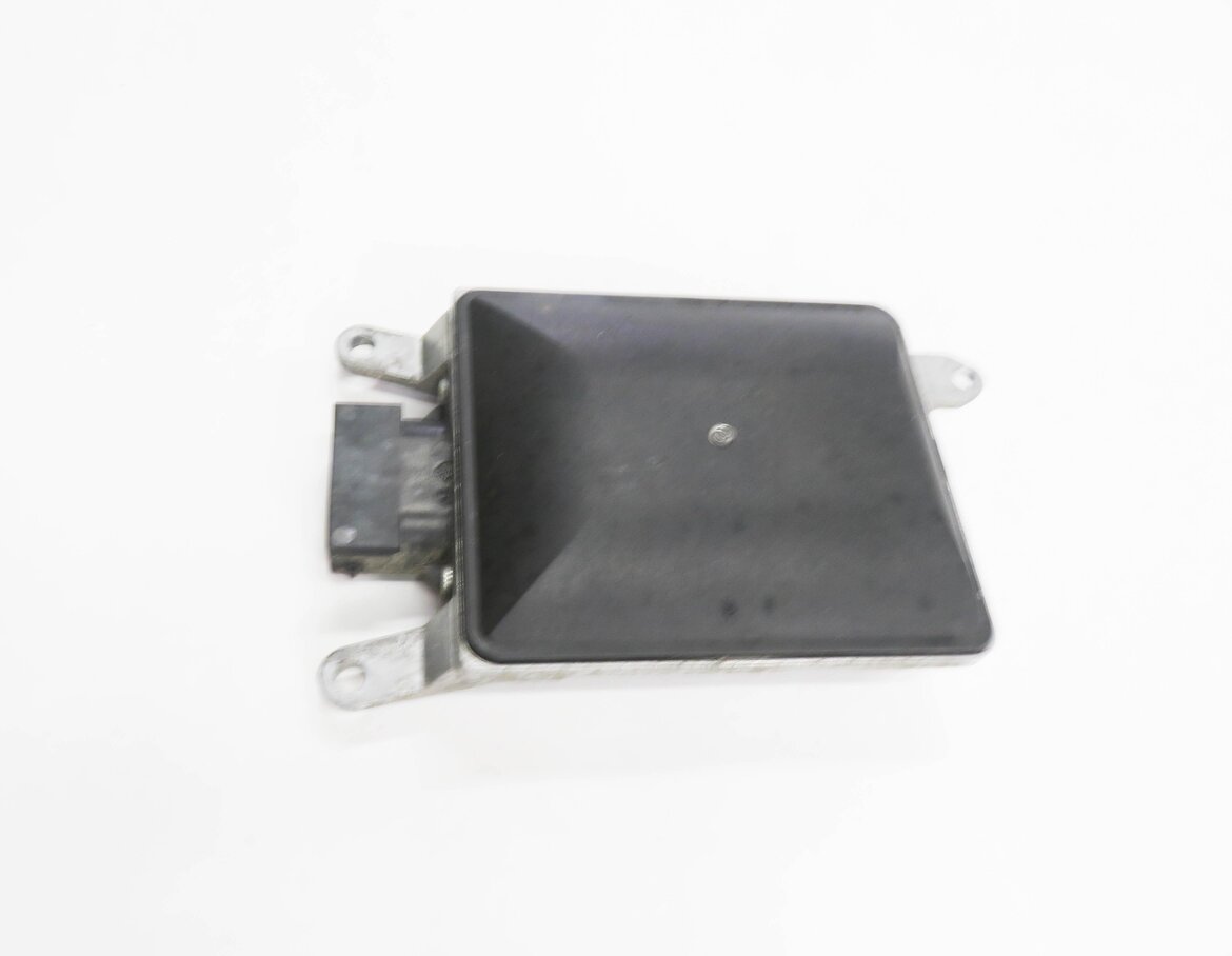 Thumbnail 4: 2015 PORSCHE PANAMERA (970 G1) RIGHT FRONT PASSENGER BLIND SPOT CONTROL MODULE