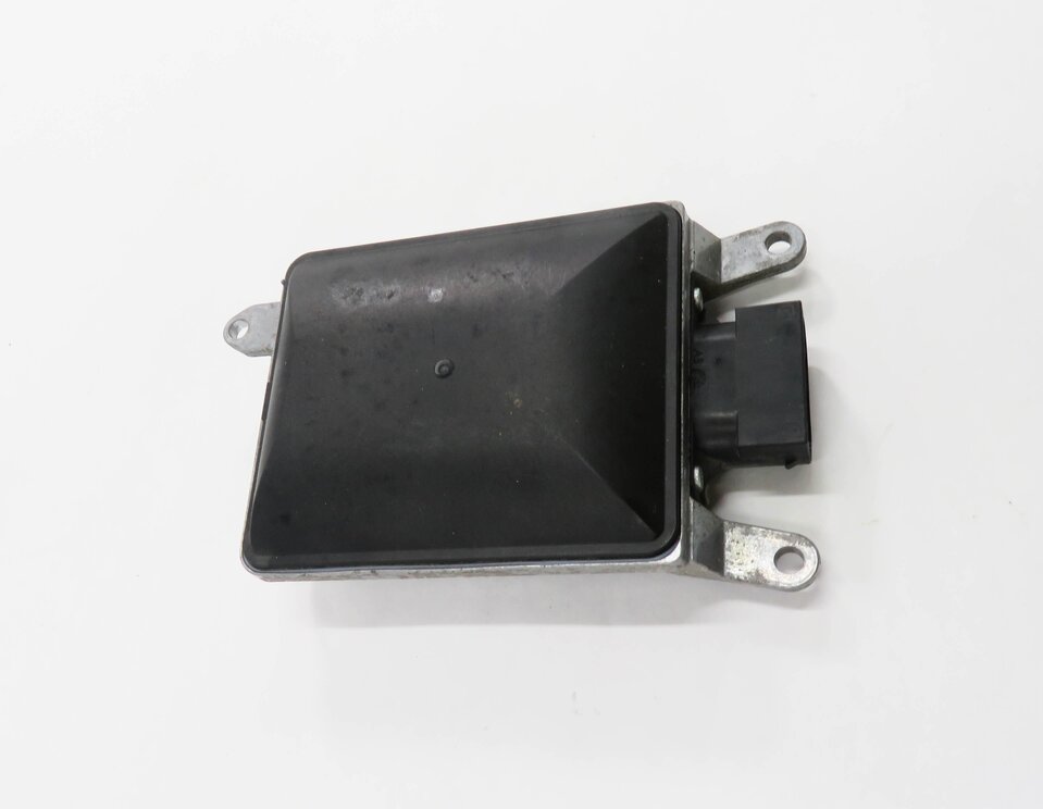 Thumbnail 3: 2015 PORSCHE PANAMERA (970 G1) LEFT DRIVER REAR BLIND SPOT CONTROL MODULE